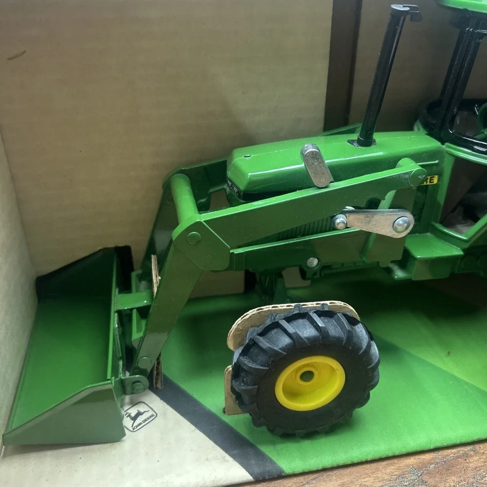 New Ertl‎ John Deere 2550 Utility MFD W/End Loader Tractor #503 Die-Cast 1/16